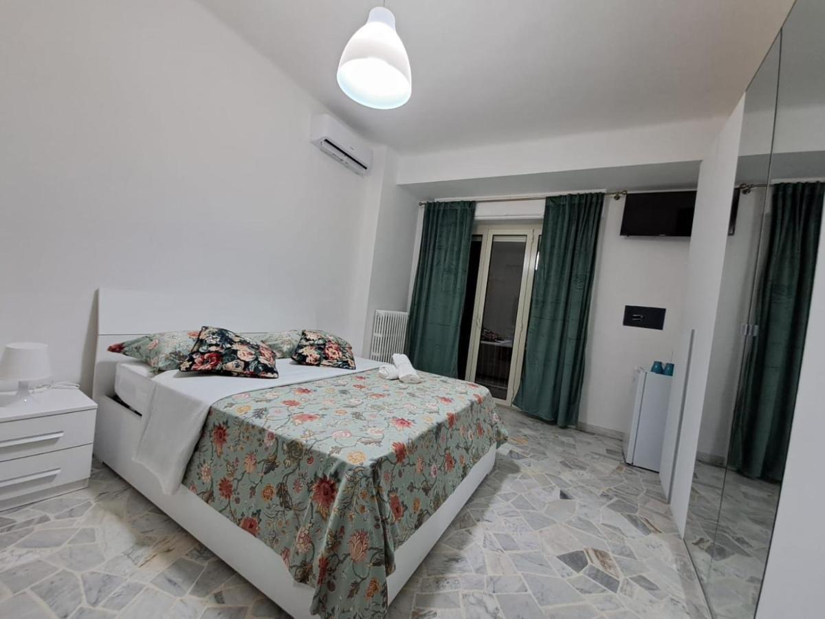 Goffredo Mameli House Барі Екстер'єр фото